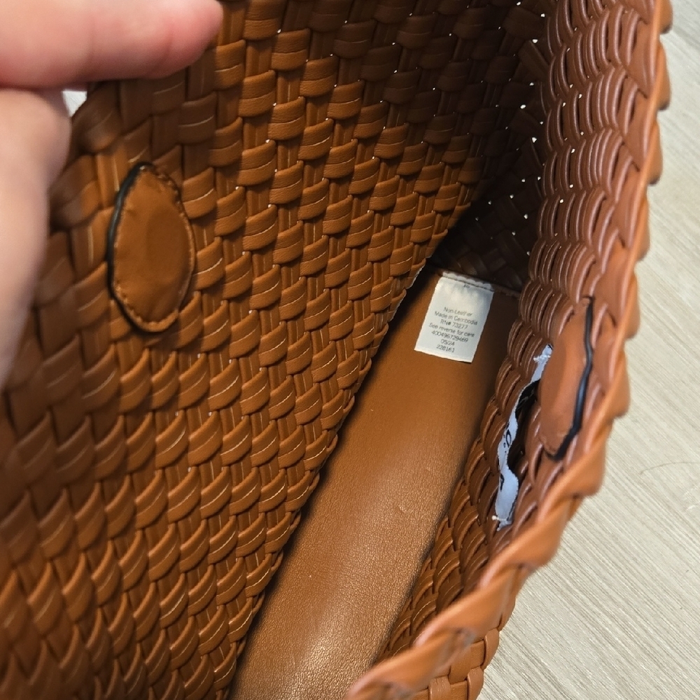 Elegant Brown Woven Tote Bag - Picture 6 of 9